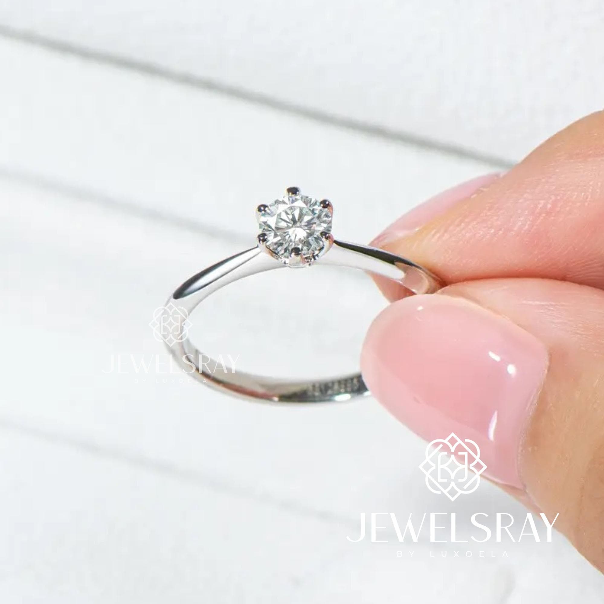 Cincin Kawin New Gaia 0.5 Carat Moissanite Ring Adjustable Diamond Look Lamaran
