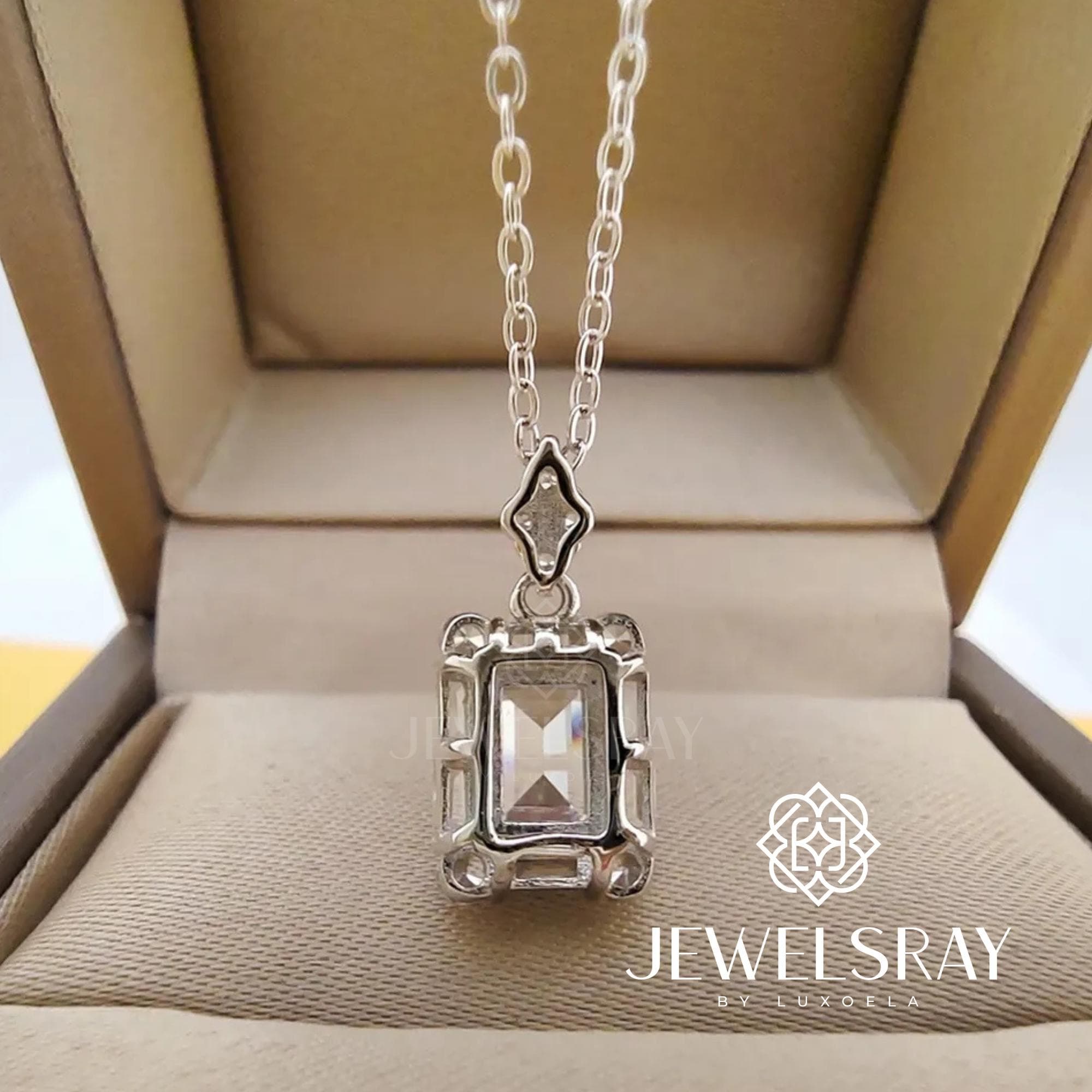 Kalung Maris Emerald Cut Moissanite Necklace Diamond Look Kawin Lamar
