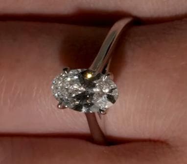 Cincin Super Diva Custom Jewelsray Bahan Silver Batu Oval Moissanite