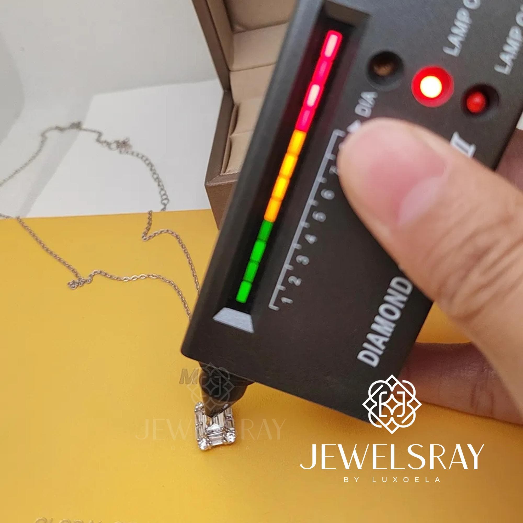 Kalung Maris Emerald Cut Moissanite Necklace Diamond Look Kawin Lamar