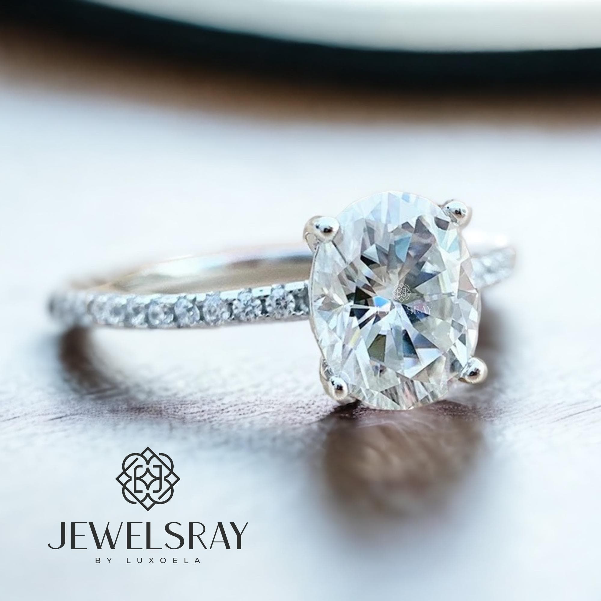Cincin Super Diva Oval Ring 2 Carat Moissanite Diamond Look Jewelsray